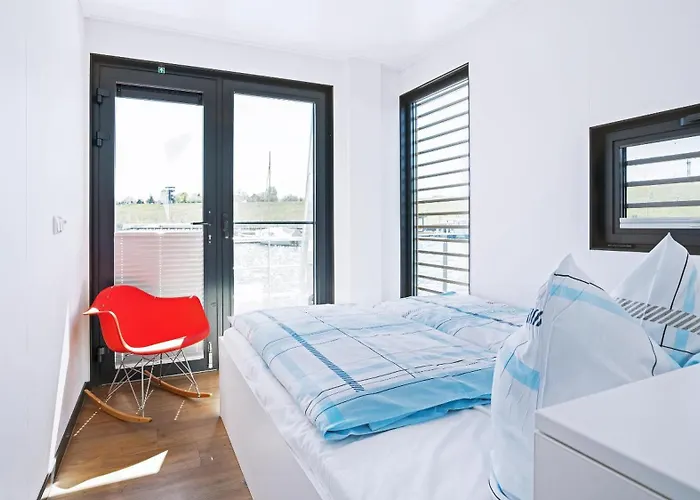 Hausboot Geiseltalsee - Floating House - Well Hausboote - Family & Friends Braunsbedra